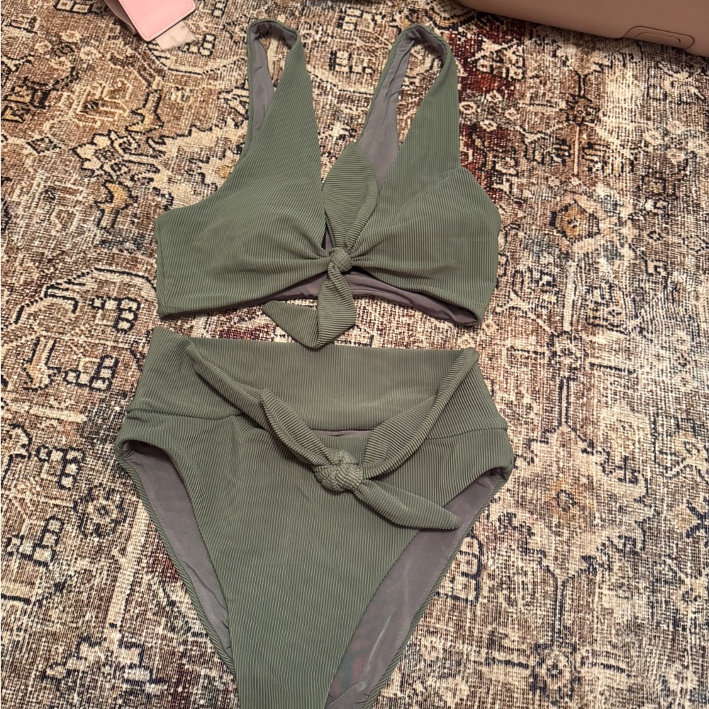 Beach Riot army green swimsuit never worn